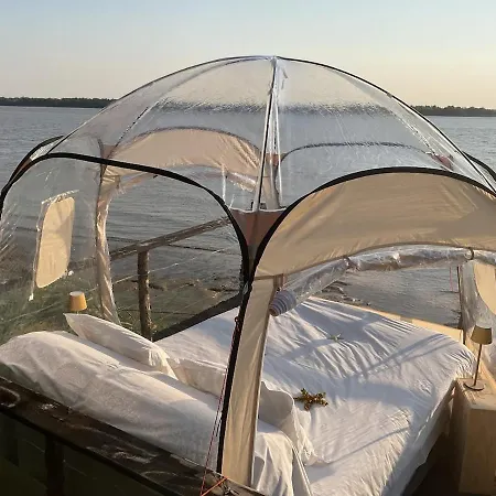 Bulle Etoilee Sur L'estuaire De La Gironde Holiday home